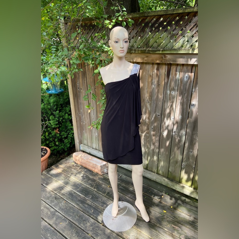 🐦‍⬛ 5/$25 🐦‍⬛ Fancy & Flowy Single Strap Asymmetrical Dress - Picture 12 of 16